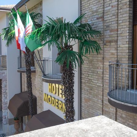 Hotel Moderno أسيسي المظهر الخارجي الصورة