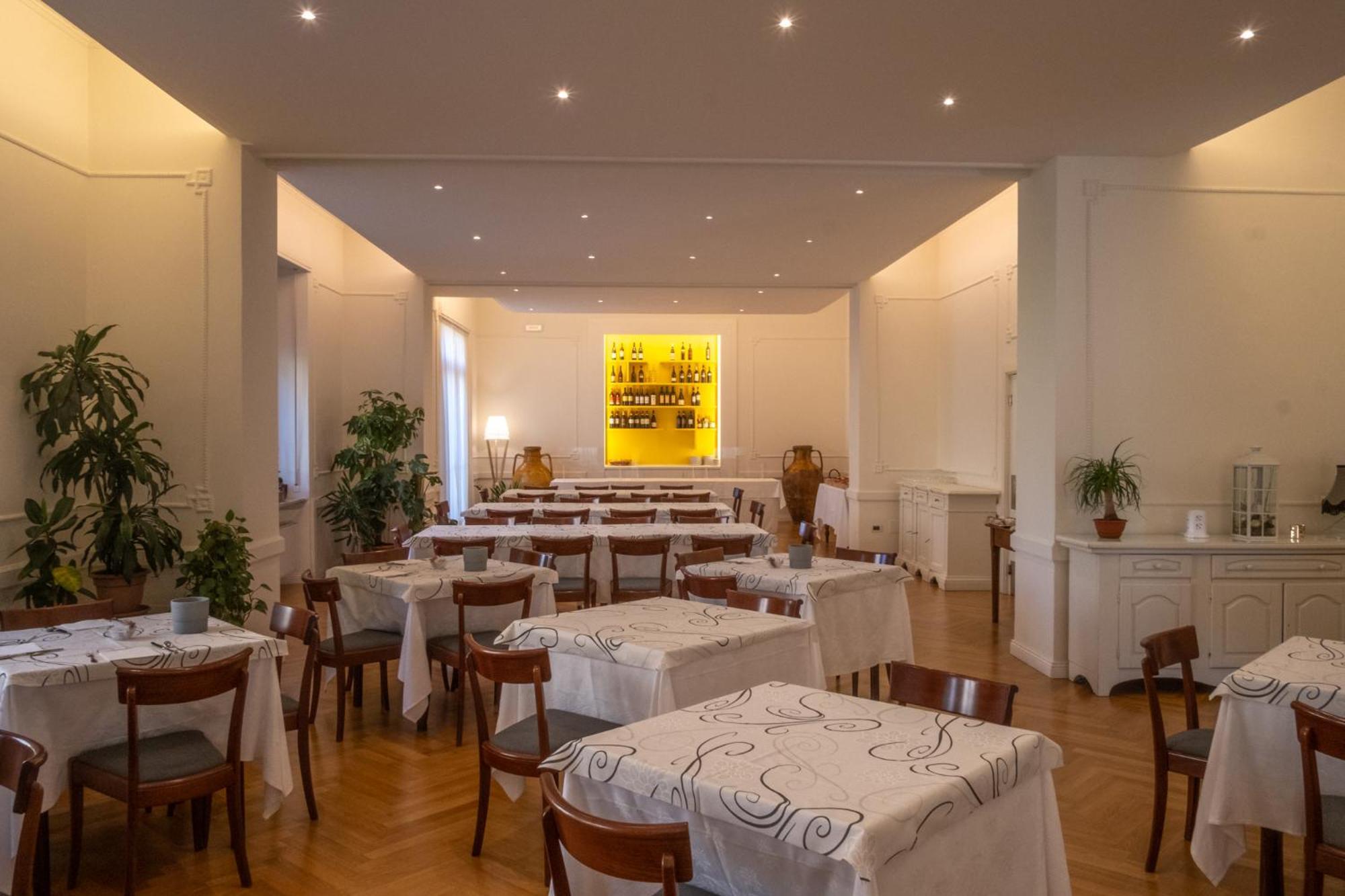 Hotel Moderno أسيسي المظهر الخارجي الصورة