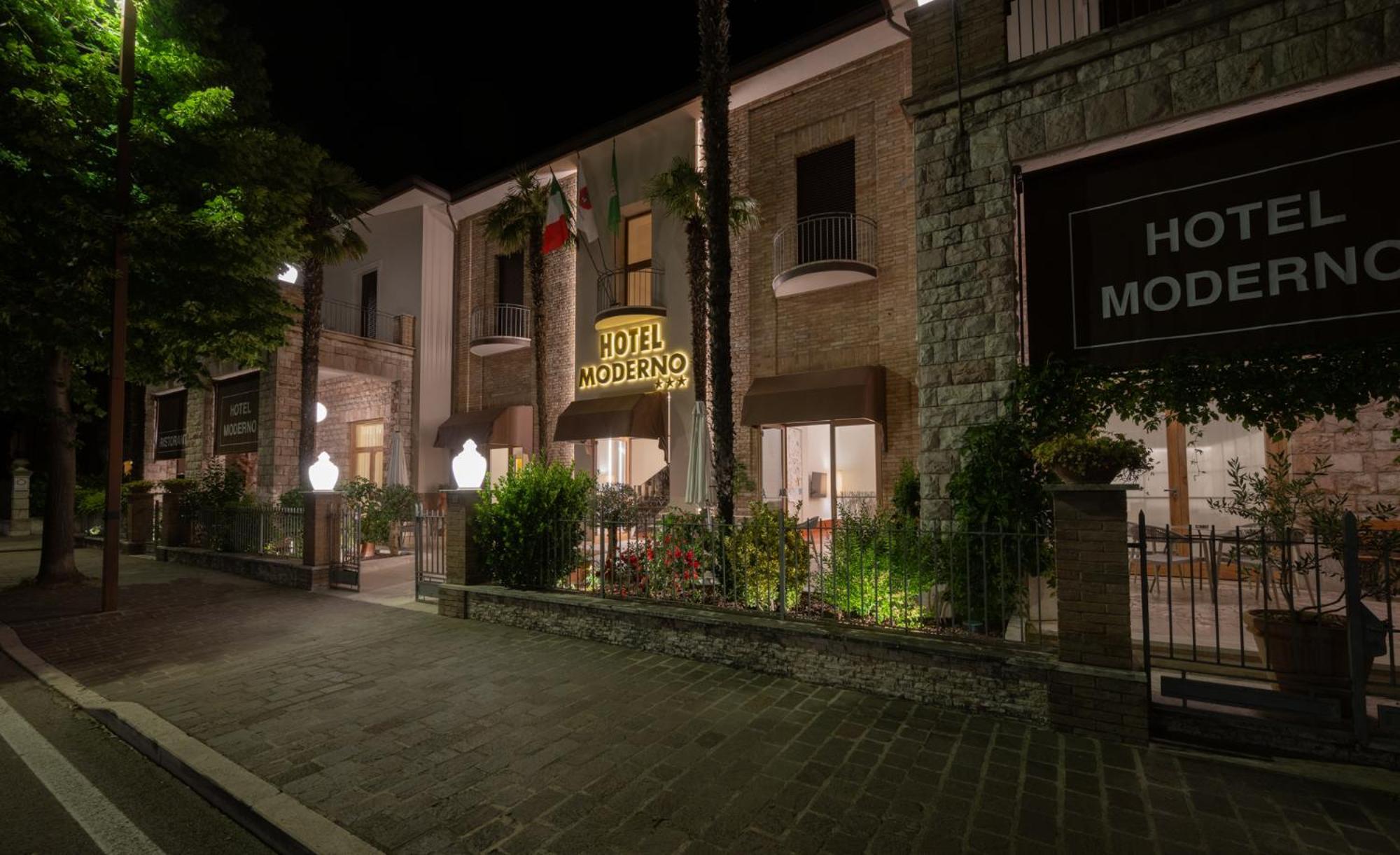 Hotel Moderno أسيسي المظهر الخارجي الصورة