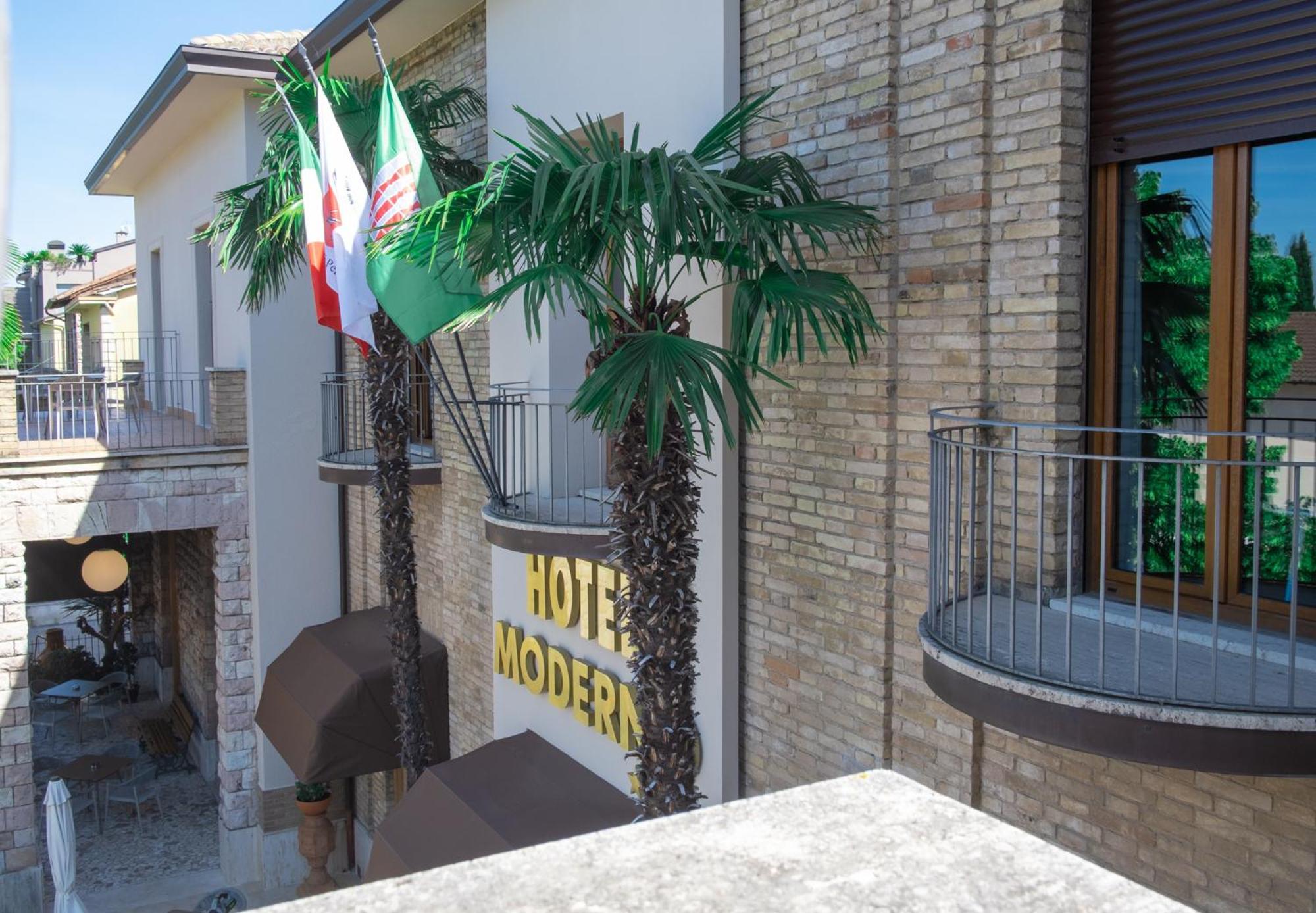 Hotel Moderno أسيسي المظهر الخارجي الصورة