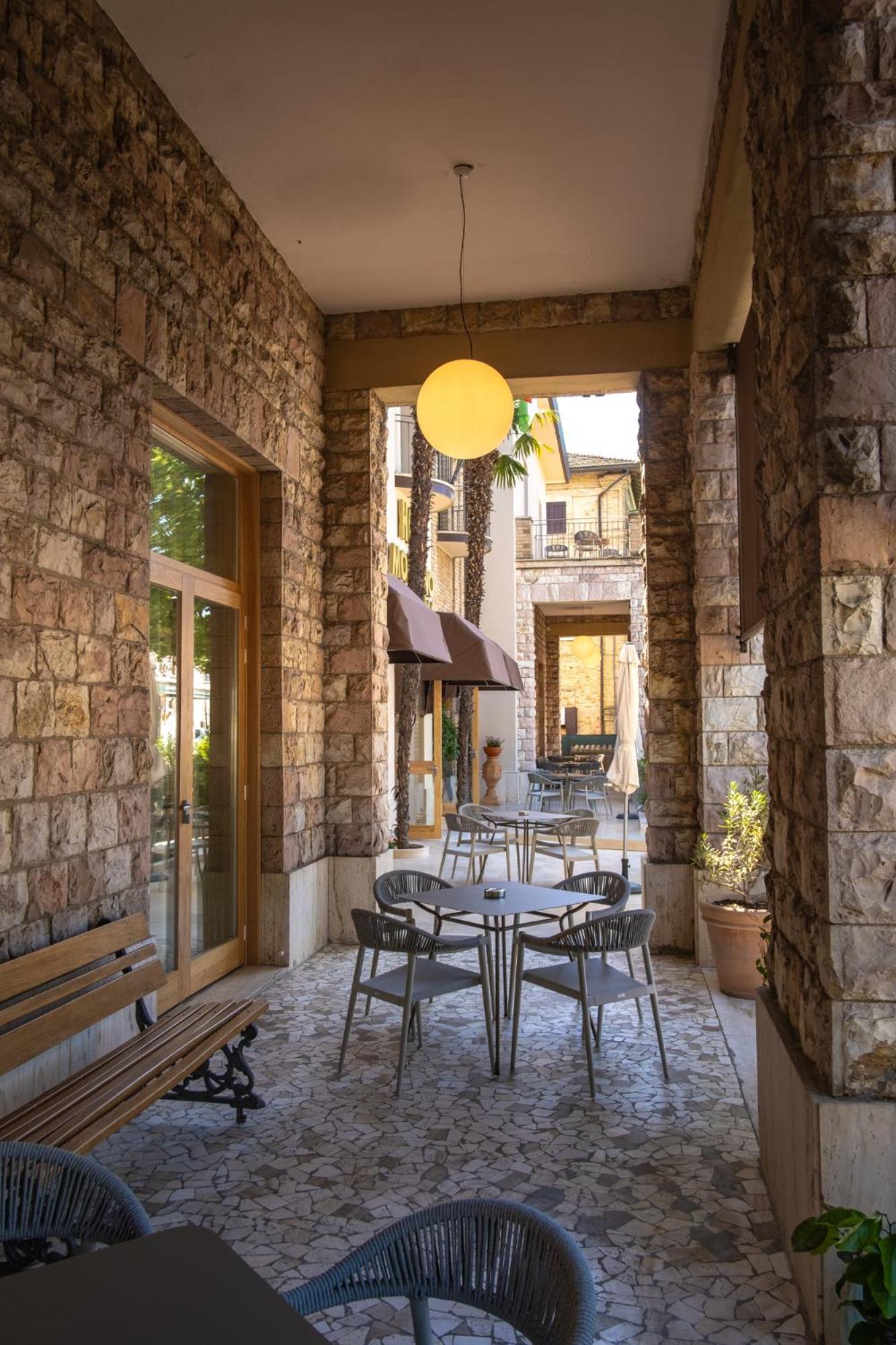 Hotel Moderno أسيسي المظهر الخارجي الصورة