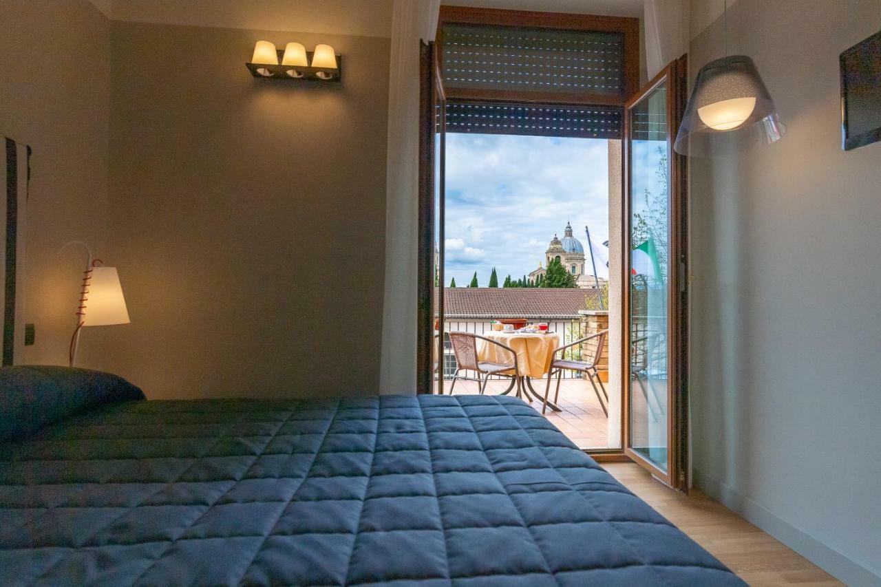Hotel Moderno أسيسي المظهر الخارجي الصورة