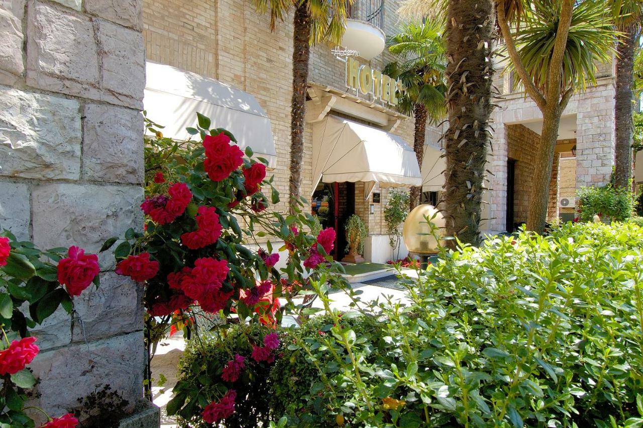 Hotel Moderno أسيسي المظهر الخارجي الصورة