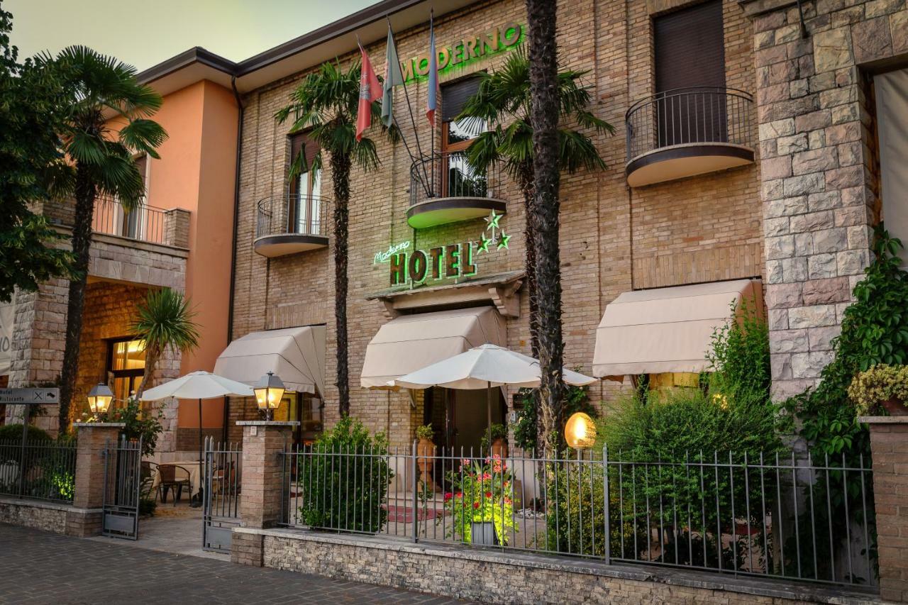 Hotel Moderno أسيسي المظهر الخارجي الصورة